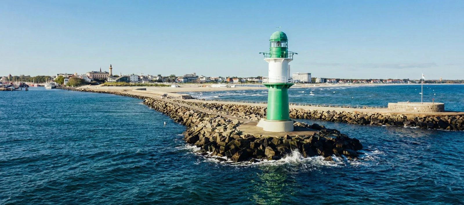 Strand und Küste in Warnemünde